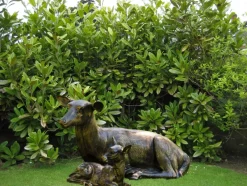 Statues & Sculptures Stags & Deers^Laying Doe & Fawn 55cm Bronze Metal Garden Statues